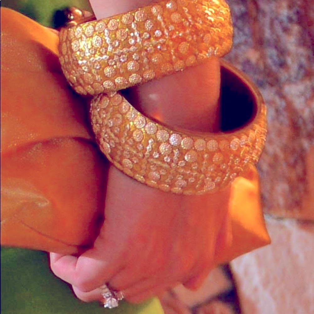 New Bangle Bracelet Gold Tone